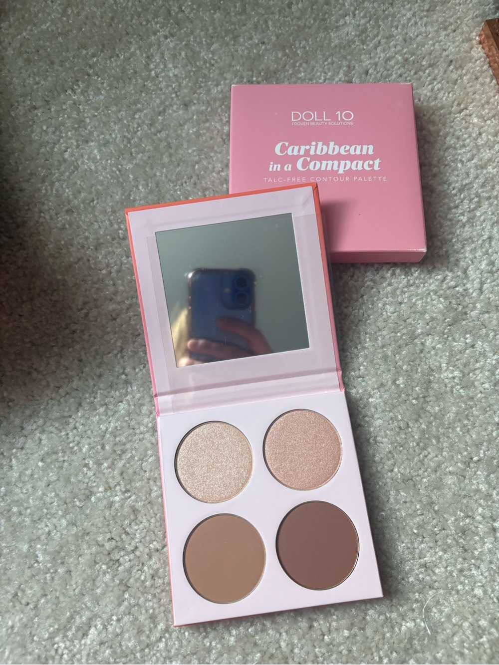 Doll 10 Caribbean in a Compact Bronzer & Highlight Palette - Pink